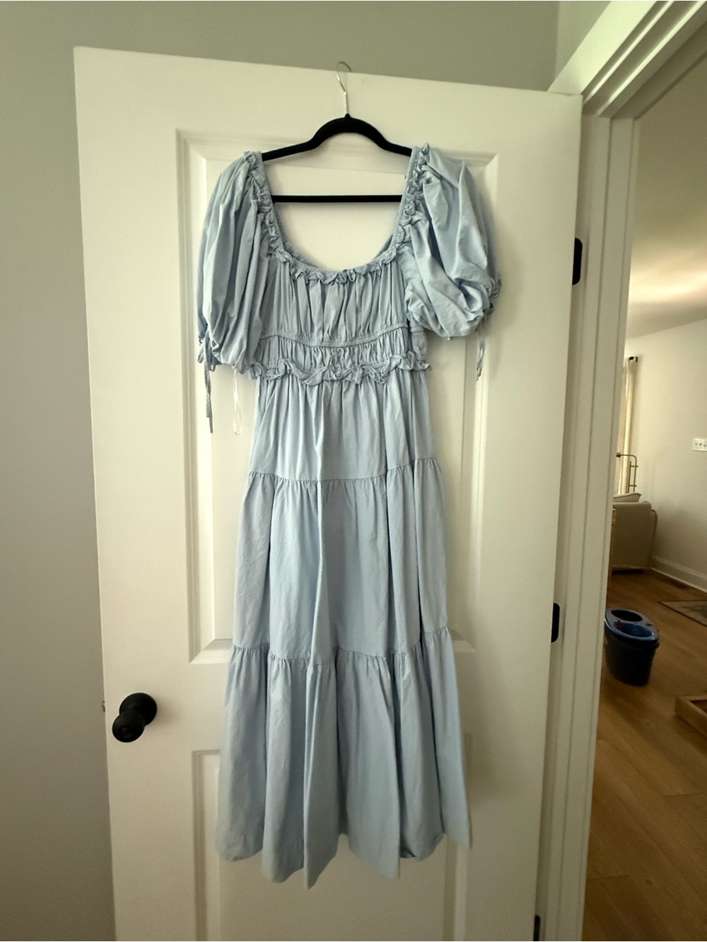 En Saison Puff Sleeve Tiered Midi Dress - Picture 2 of 3